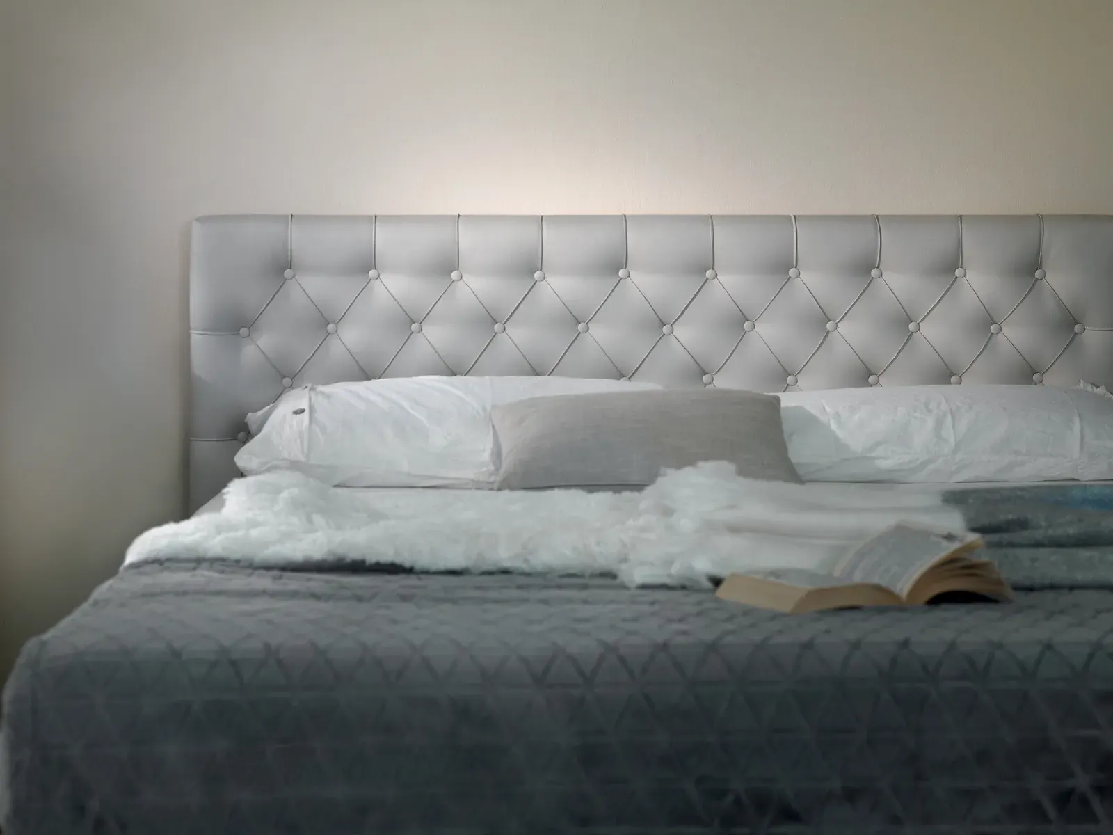 Letto Carlotta, letto capitonné in pelle, made in Italy – foto 5